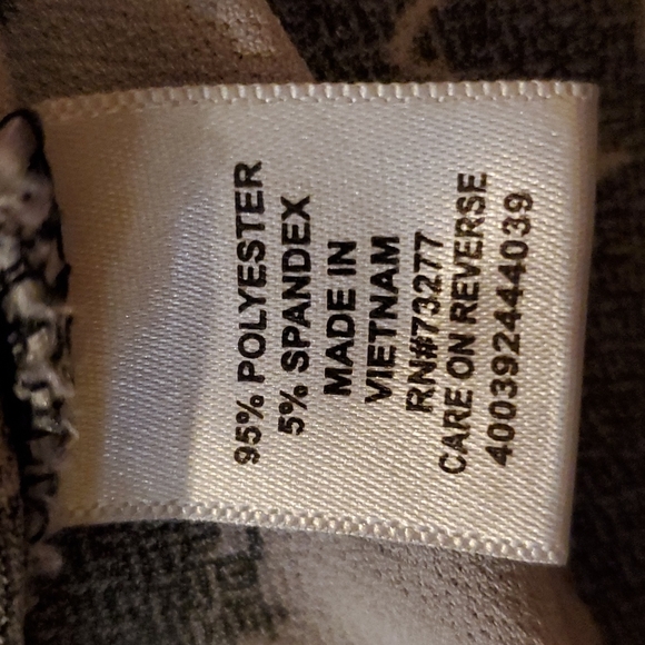 Elle Butterfly Silhouette Black/White Printed Women's Crepe Top - Size Small - Picture 8 of 8